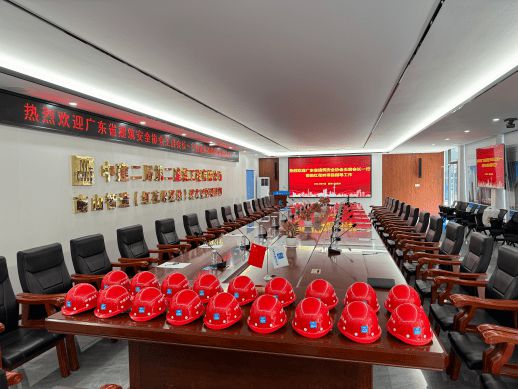 获广东省建筑安全协会熊猫体育官网点赞！联塑集团领创智能爬架引领建筑安全技术创新(图1)