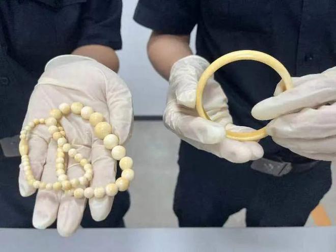 象牙制品的“利兹纹”熊猫体育 看看近期海关查获发哪些象牙制品?(图1)
