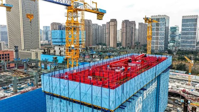 奋进“十五五”：这个建筑工地很“智慧”(图1)